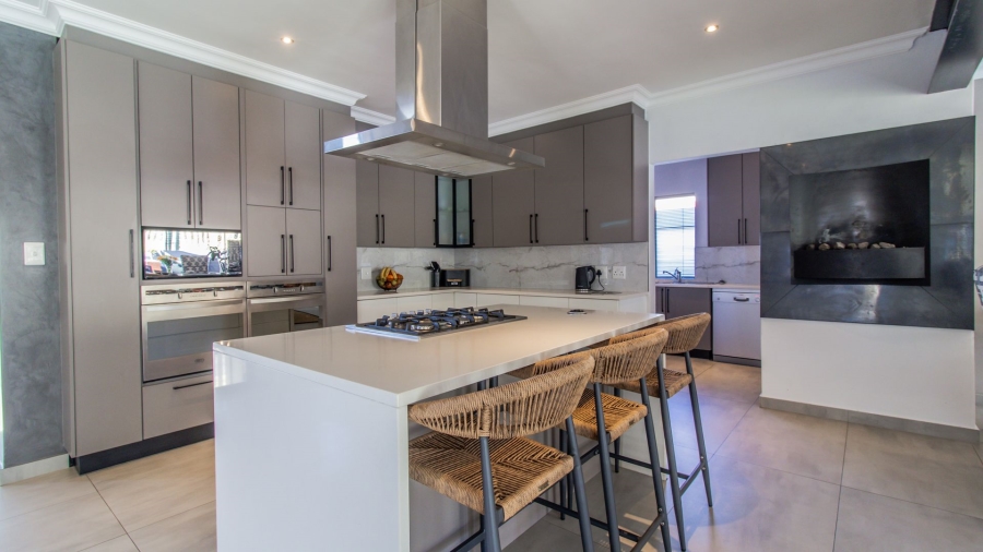 4 Bedroom Property for Sale in Aspen Hills Gauteng