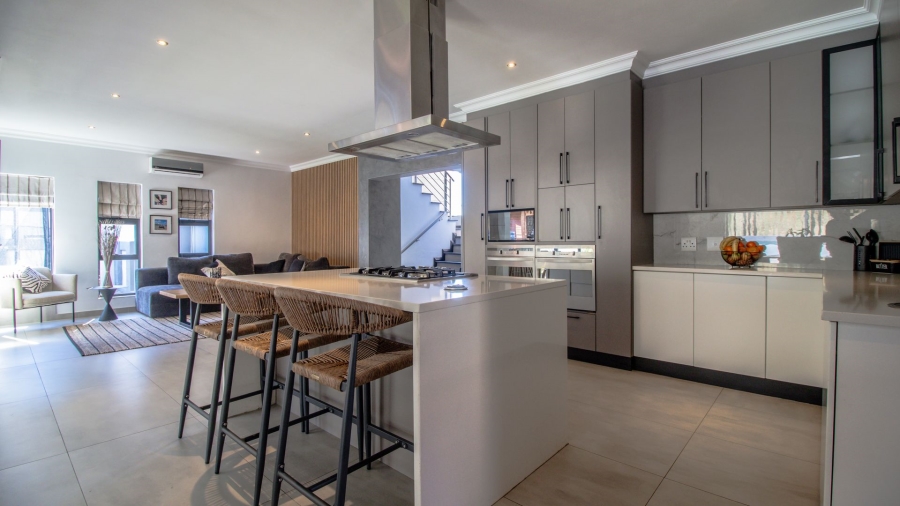 4 Bedroom Property for Sale in Aspen Hills Gauteng