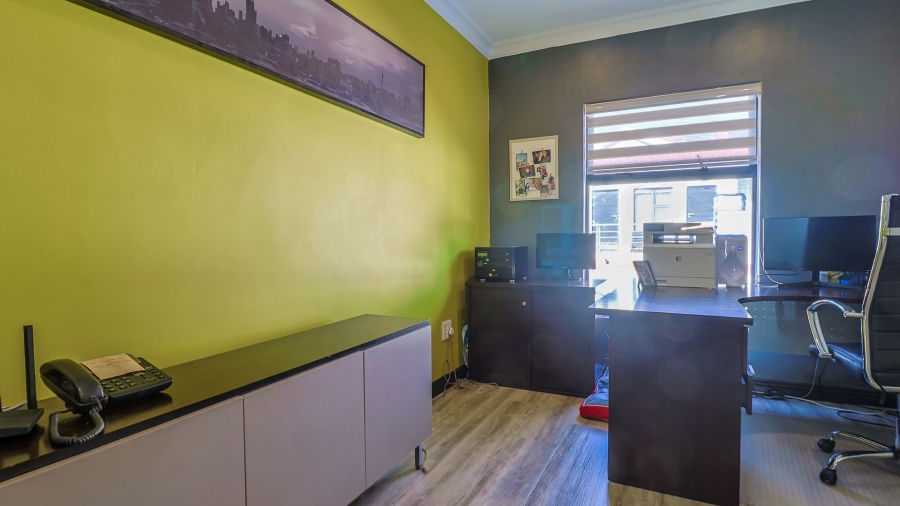 4 Bedroom Property for Sale in Aspen Hills Gauteng