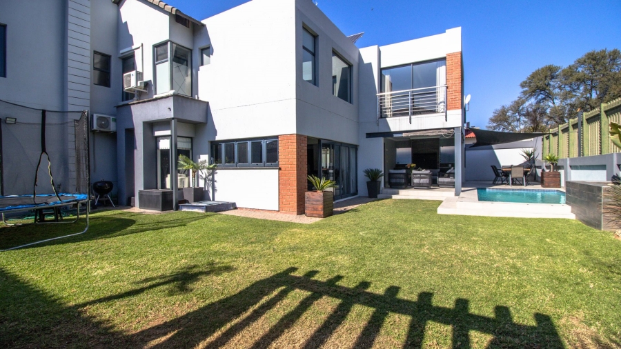 4 Bedroom Property for Sale in Aspen Hills Gauteng