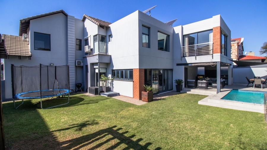 4 Bedroom Property for Sale in Aspen Hills Gauteng