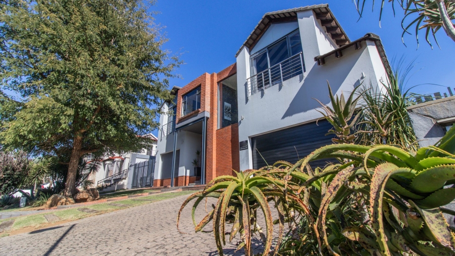 4 Bedroom Property for Sale in Aspen Hills Gauteng
