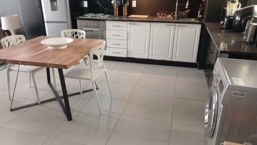 To Let 2 Bedroom Property for Rent in Sandton Central Gauteng