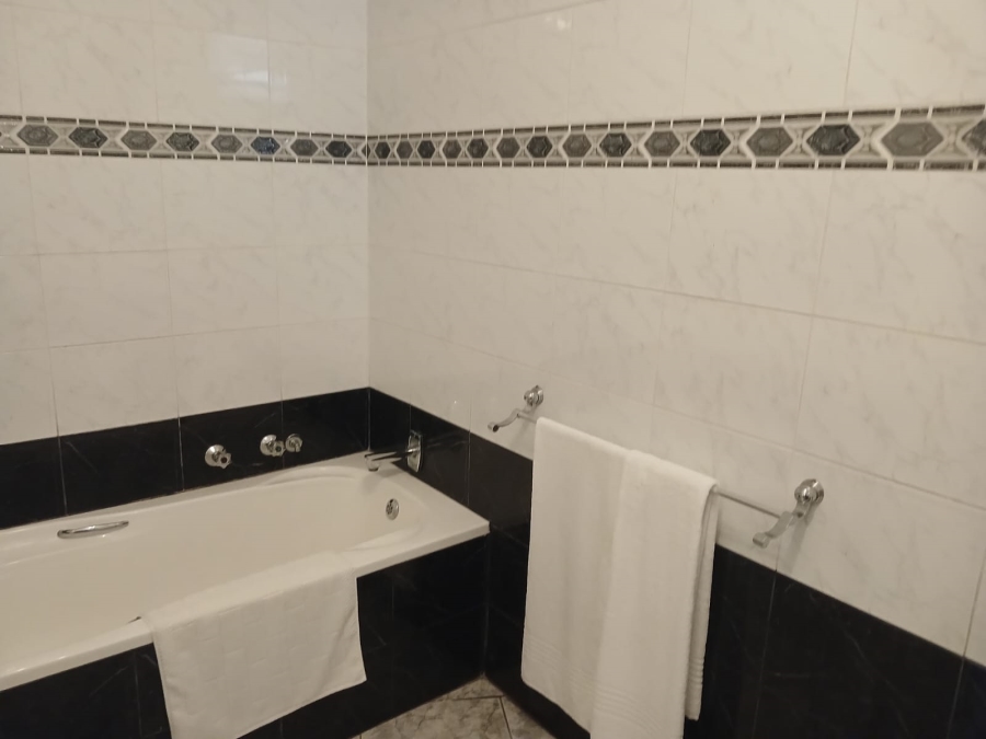To Let 2 Bedroom Property for Rent in Sandton Central Gauteng