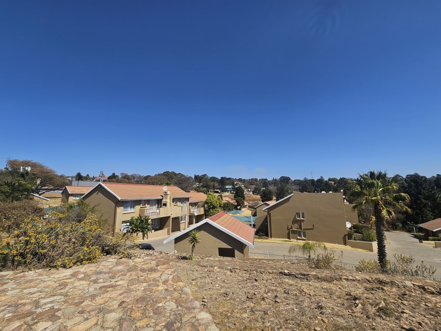 To Let 2 Bedroom Property for Rent in Kenmare Gauteng