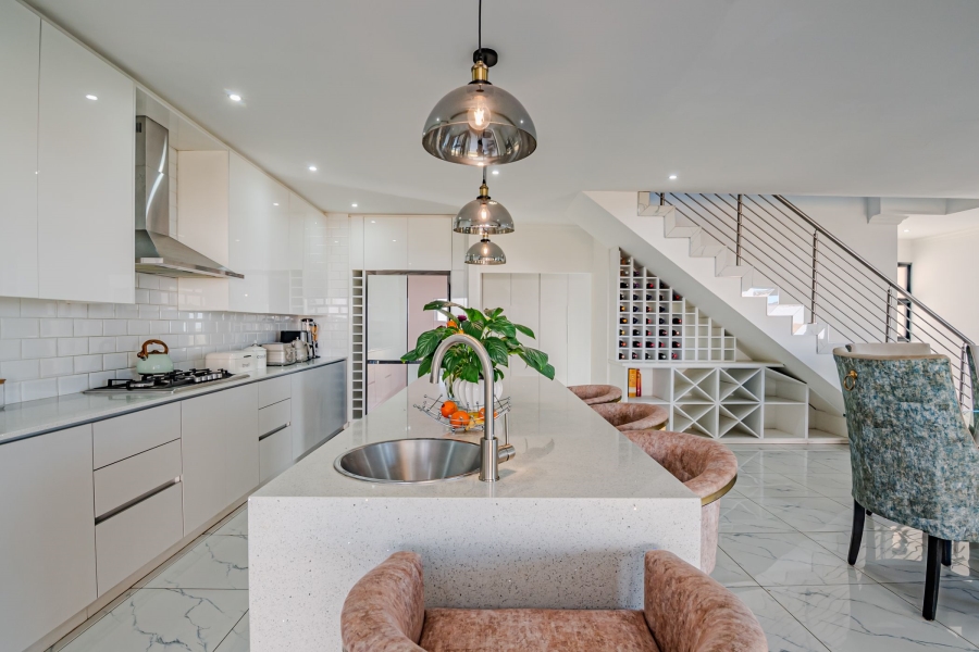 4 Bedroom Property for Sale in Lombardy Estate Gauteng