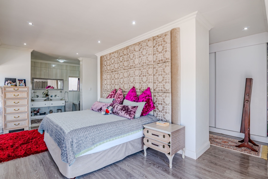 4 Bedroom Property for Sale in Lombardy Estate Gauteng