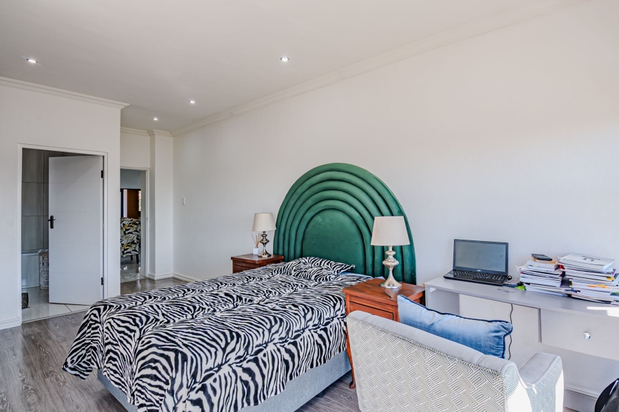 4 Bedroom Property for Sale in Lombardy Estate Gauteng
