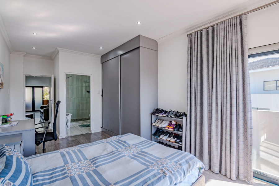 4 Bedroom Property for Sale in Lombardy Estate Gauteng