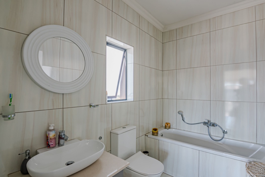 4 Bedroom Property for Sale in Lombardy Estate Gauteng