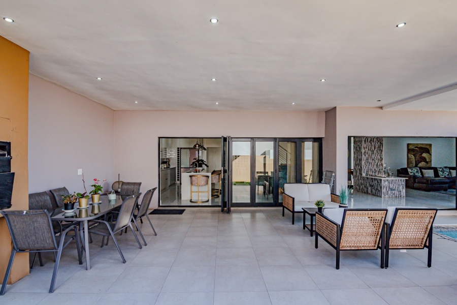 4 Bedroom Property for Sale in Lombardy Estate Gauteng