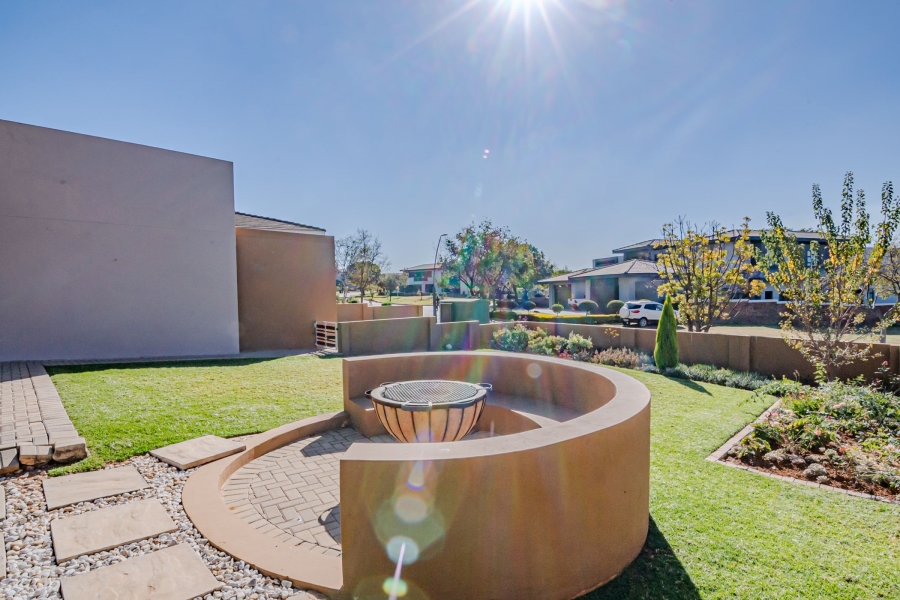 4 Bedroom Property for Sale in Lombardy Estate Gauteng
