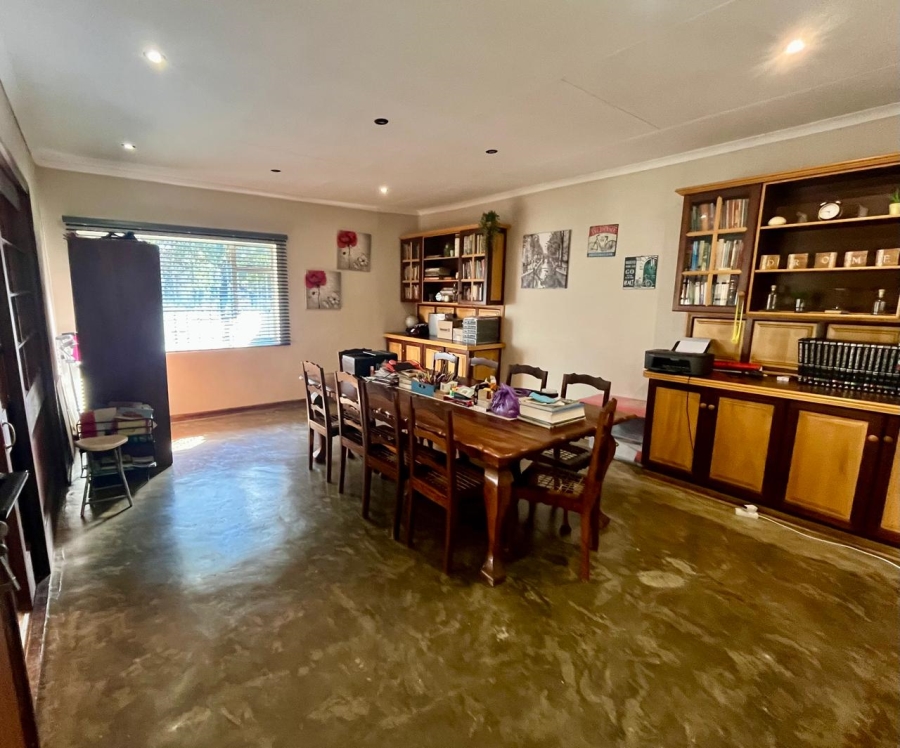 6 Bedroom Property for Sale in Oog Van Boekenhoutskloof Alias Tweefonte Gauteng