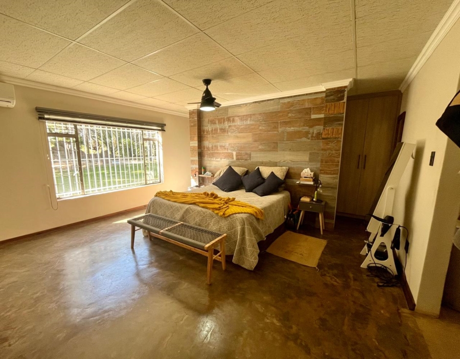6 Bedroom Property for Sale in Oog Van Boekenhoutskloof Alias Tweefonte Gauteng