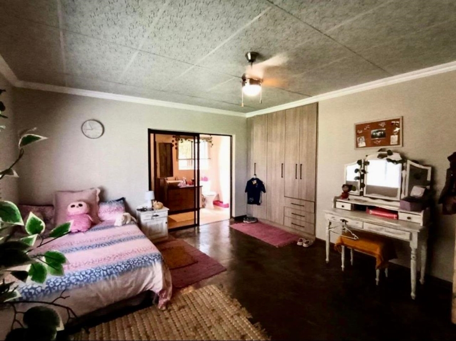 6 Bedroom Property for Sale in Oog Van Boekenhoutskloof Alias Tweefonte Gauteng
