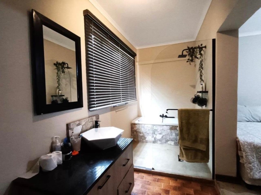 6 Bedroom Property for Sale in Oog Van Boekenhoutskloof Alias Tweefonte Gauteng