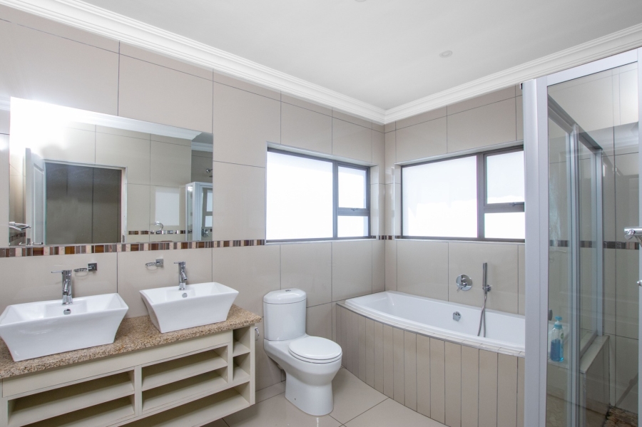 3 Bedroom Property for Sale in Zambezi Manor Lifestyle Estate Gauteng