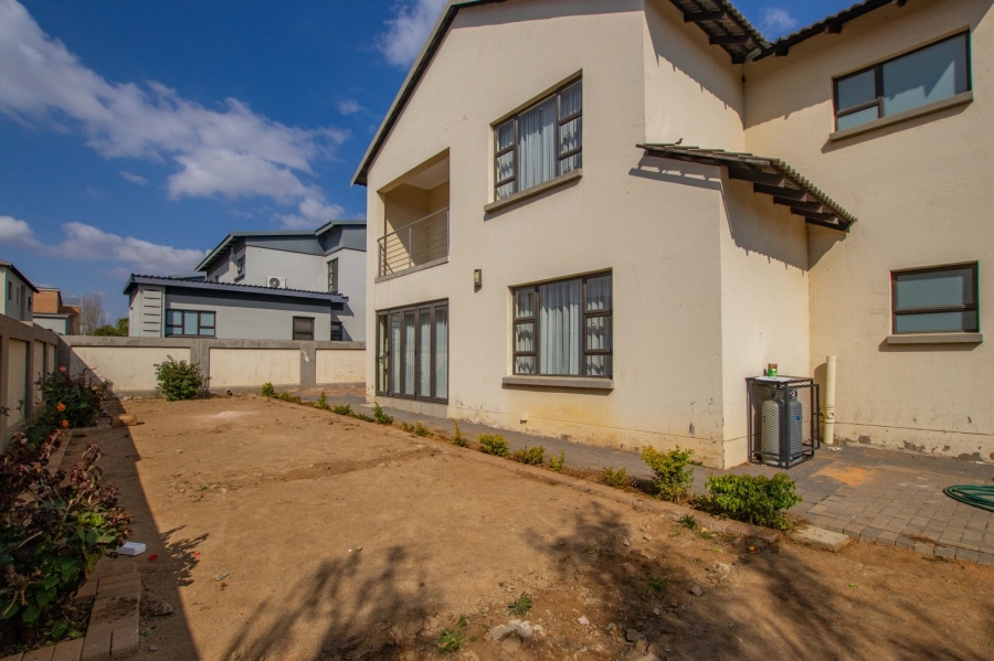 3 Bedroom Property for Sale in Zambezi Manor Lifestyle Estate Gauteng