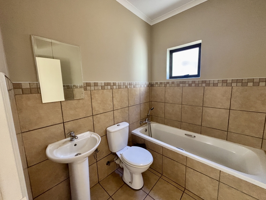 To Let 2 Bedroom Property for Rent in Barbeque Downs Gauteng