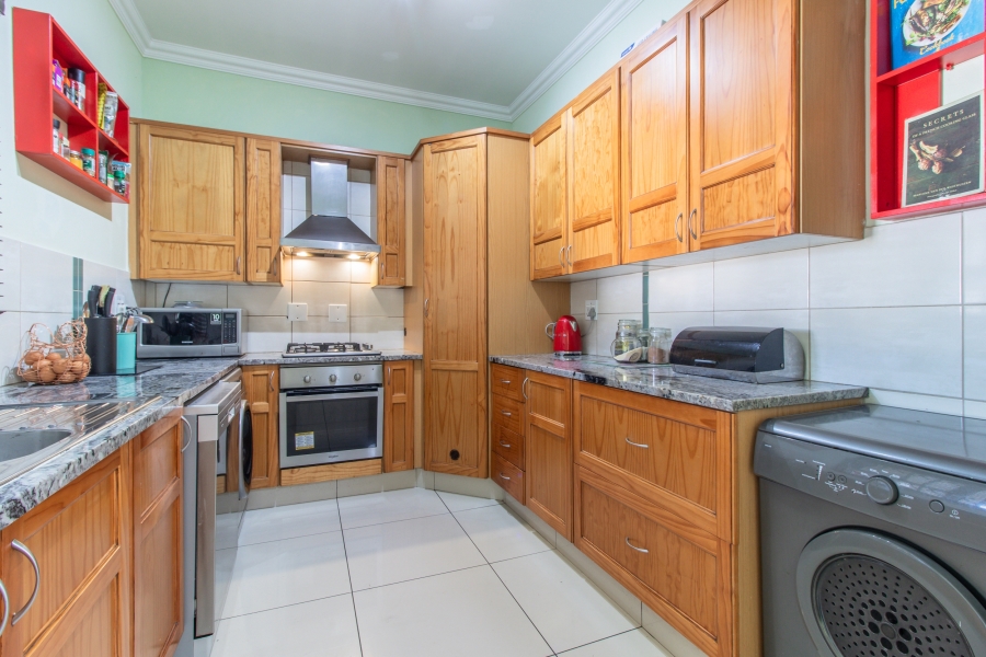 2 Bedroom Property for Sale in Greenstone Hill Gauteng
