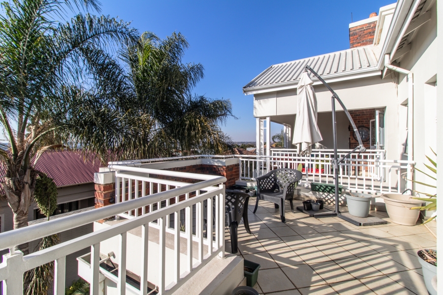 2 Bedroom Property for Sale in Greenstone Hill Gauteng