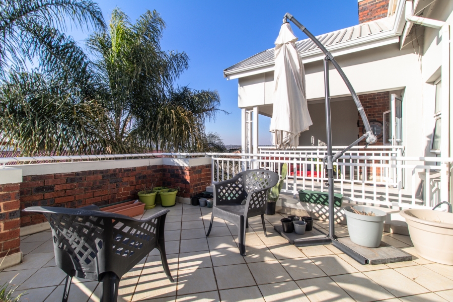 2 Bedroom Property for Sale in Greenstone Hill Gauteng