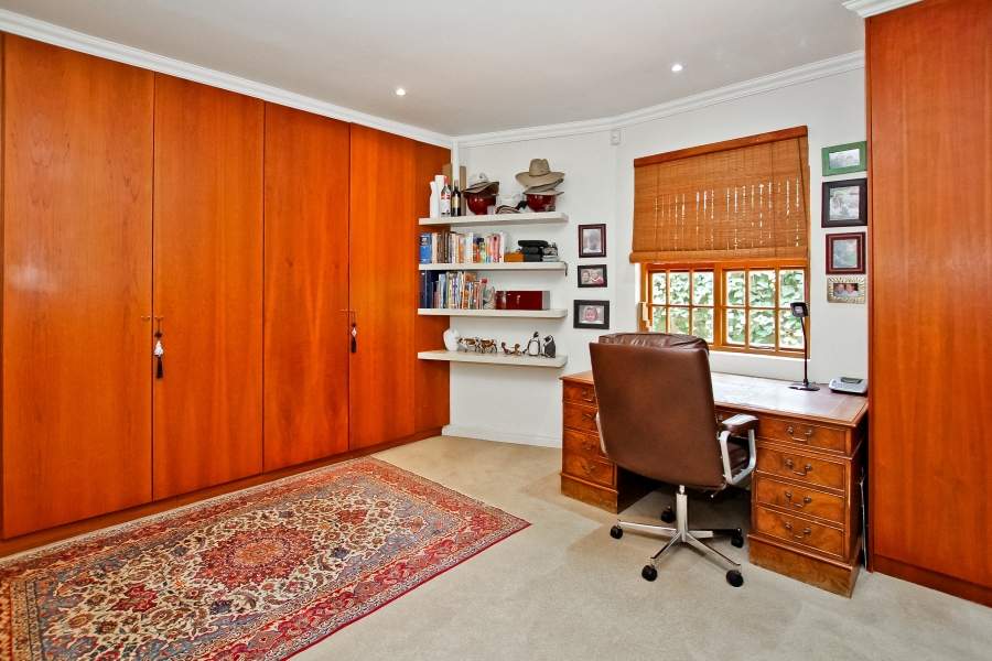 5 Bedroom Property for Sale in Atholl Gauteng