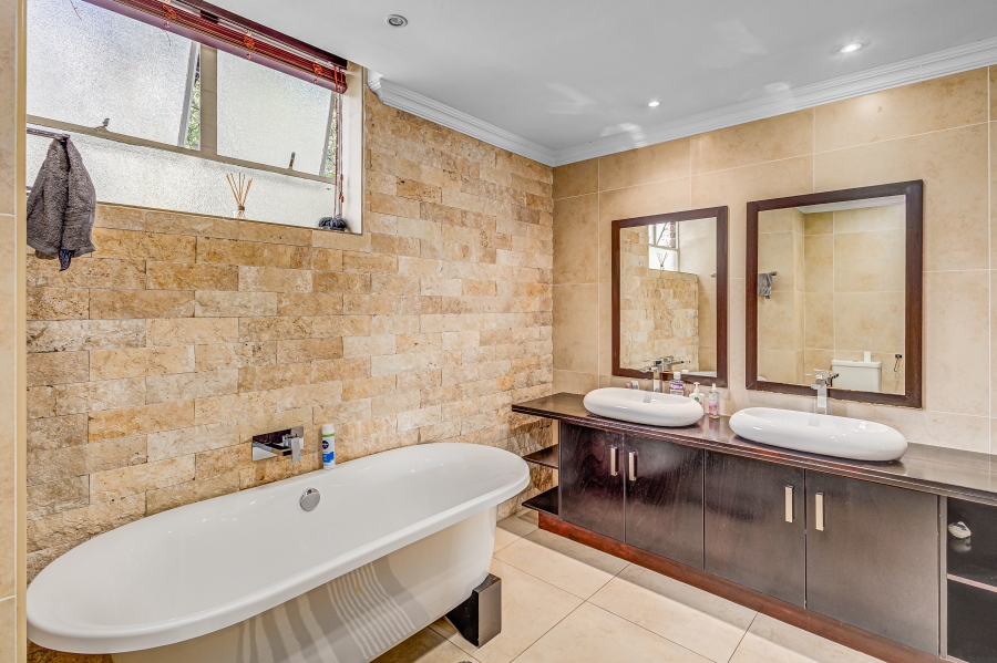 2 Bedroom Property for Sale in Morningside Gauteng