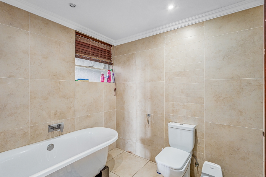 2 Bedroom Property for Sale in Morningside Gauteng