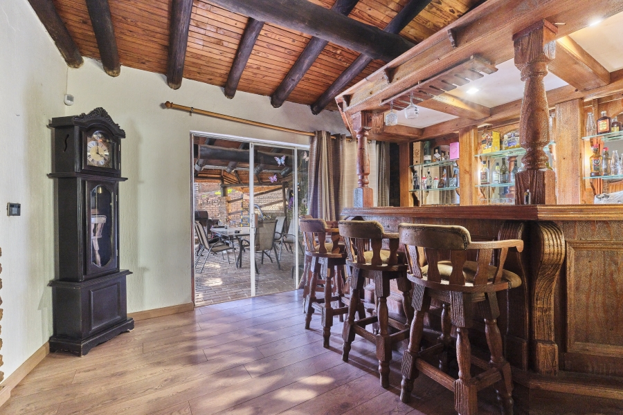 4 Bedroom Property for Sale in Helderkruin Gauteng