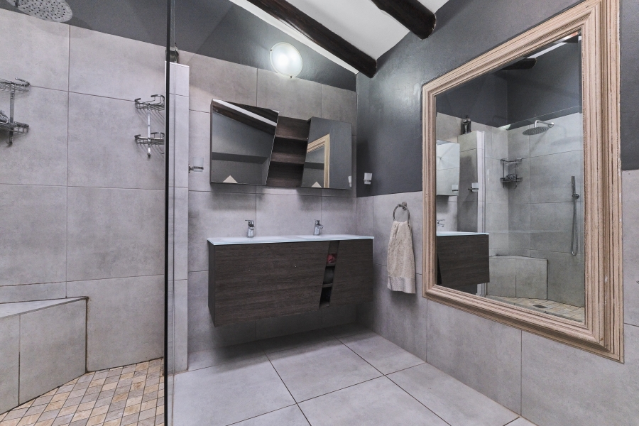 4 Bedroom Property for Sale in Helderkruin Gauteng