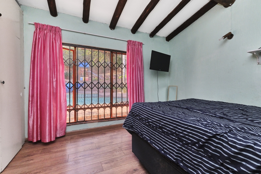 4 Bedroom Property for Sale in Helderkruin Gauteng
