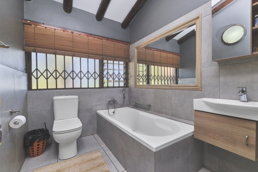 4 Bedroom Property for Sale in Helderkruin Gauteng