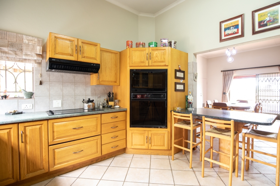 4 Bedroom Property for Sale in Zwavelpoort Gauteng
