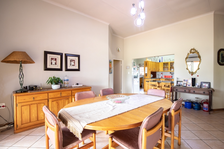 4 Bedroom Property for Sale in Zwavelpoort Gauteng