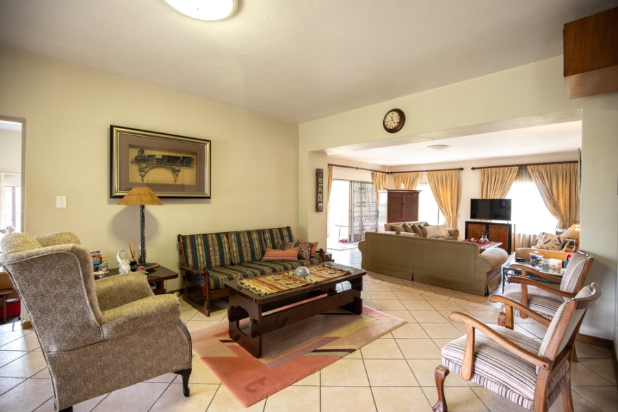 4 Bedroom Property for Sale in Zwavelpoort Gauteng