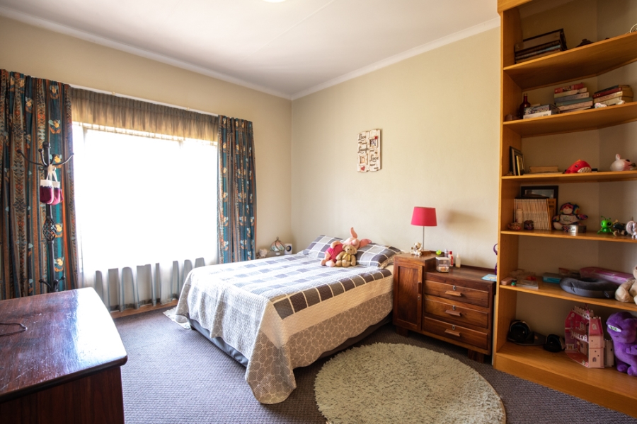 4 Bedroom Property for Sale in Zwavelpoort Gauteng