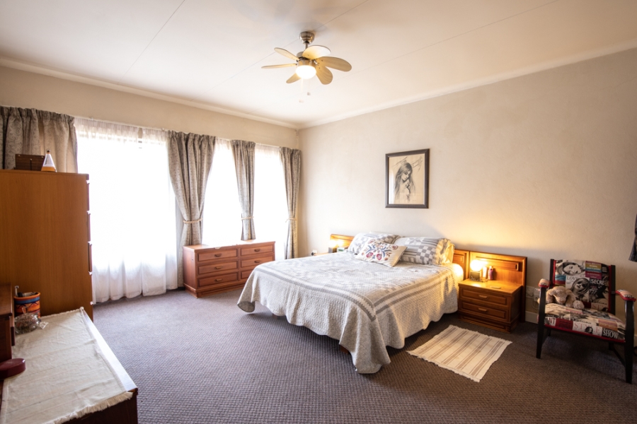 4 Bedroom Property for Sale in Zwavelpoort Gauteng