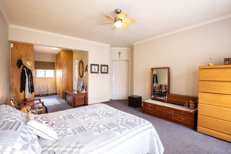 4 Bedroom Property for Sale in Zwavelpoort Gauteng