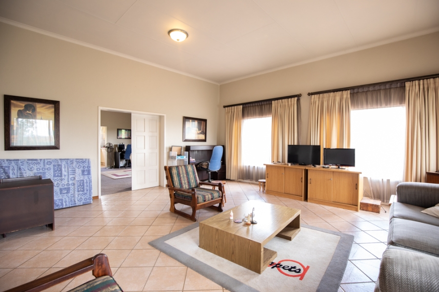 4 Bedroom Property for Sale in Zwavelpoort Gauteng