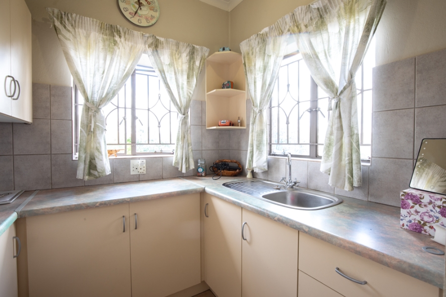 4 Bedroom Property for Sale in Zwavelpoort Gauteng