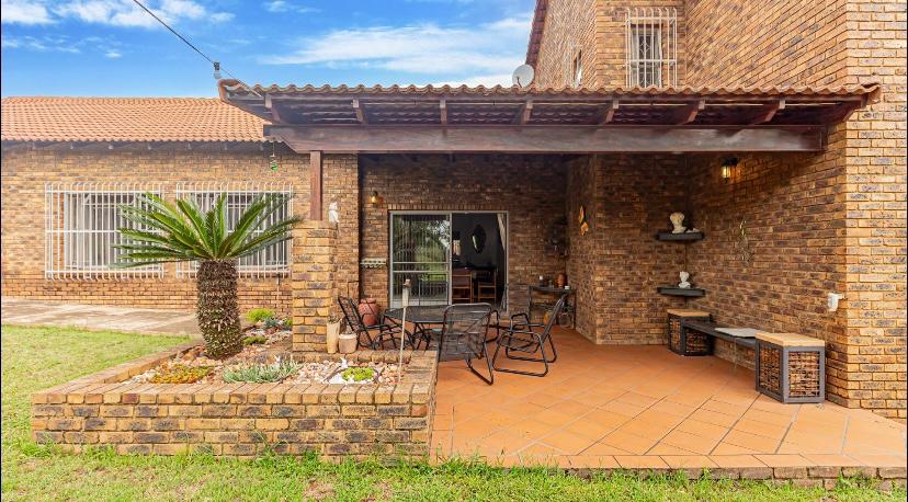 4 Bedroom Property for Sale in Zwavelpoort Gauteng