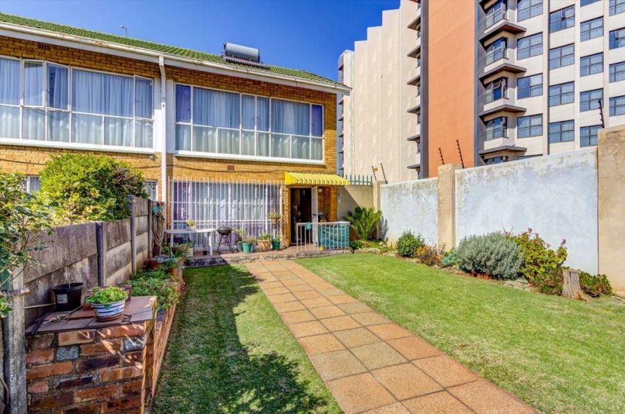 2 Bedroom Property for Sale in Rhodesfield Gauteng