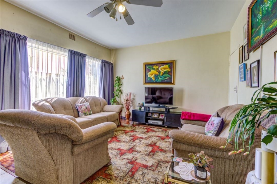 2 Bedroom Property for Sale in Rhodesfield Gauteng