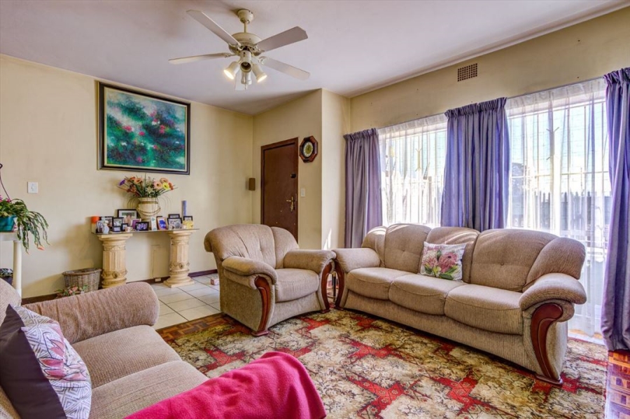 2 Bedroom Property for Sale in Rhodesfield Gauteng