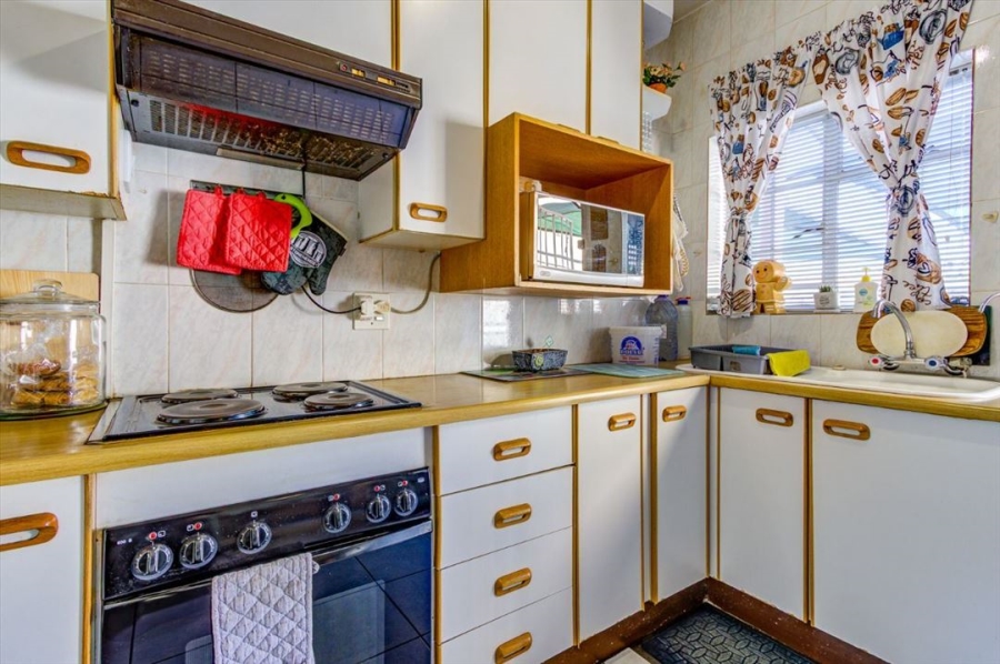 2 Bedroom Property for Sale in Rhodesfield Gauteng