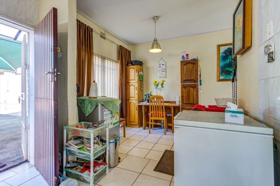 2 Bedroom Property for Sale in Rhodesfield Gauteng