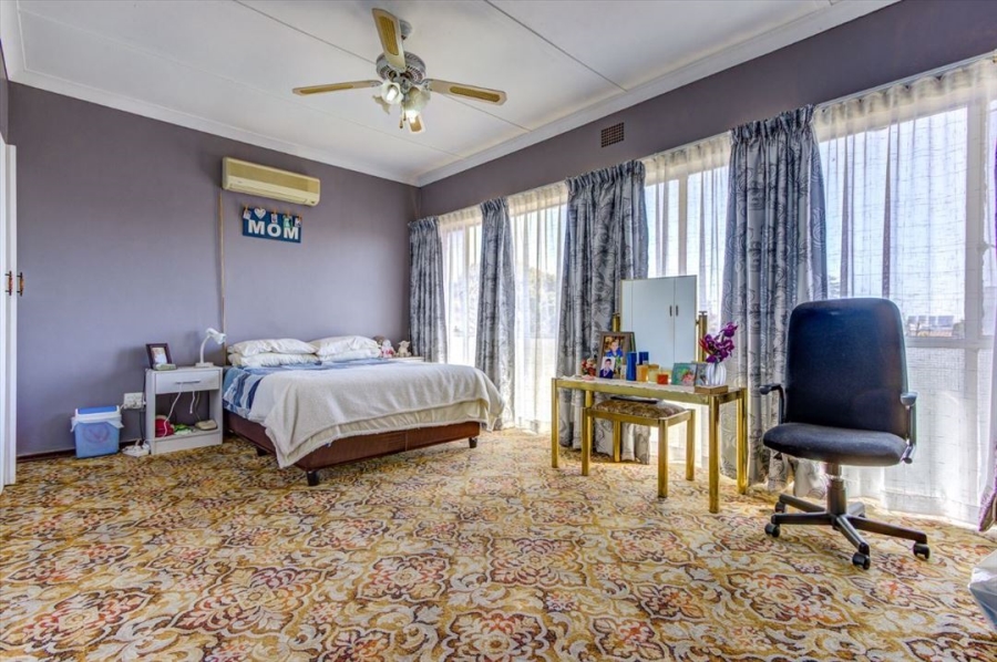 2 Bedroom Property for Sale in Rhodesfield Gauteng