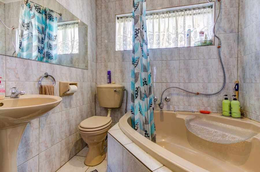2 Bedroom Property for Sale in Rhodesfield Gauteng