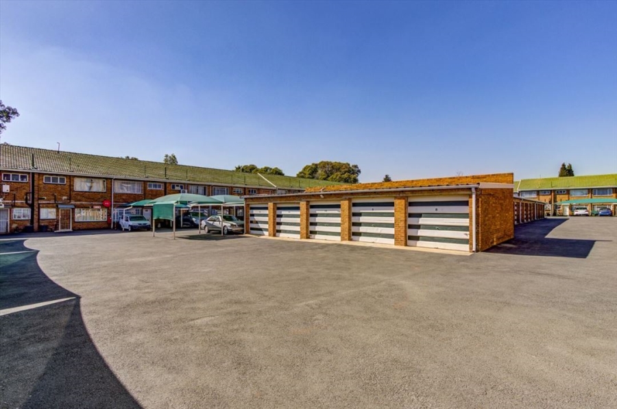 2 Bedroom Property for Sale in Rhodesfield Gauteng